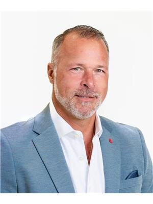 Portrait of Jason Laframboise