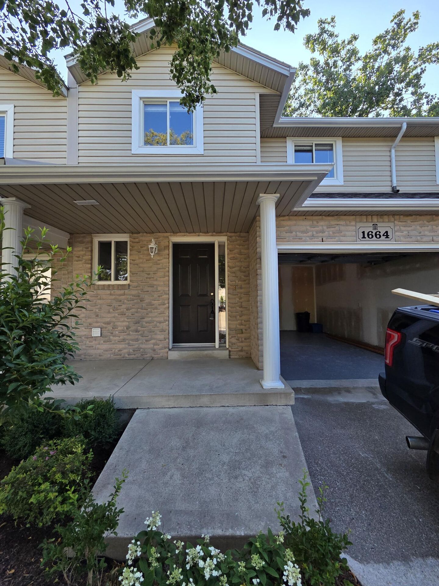 1662 FieldCrest Lane