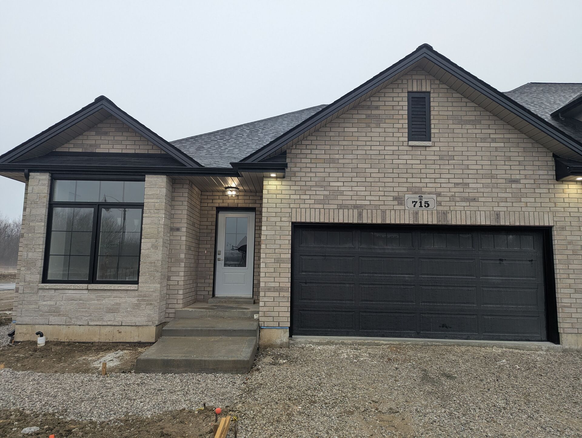 715 Elliot Point Rd (Unit A-Upper)